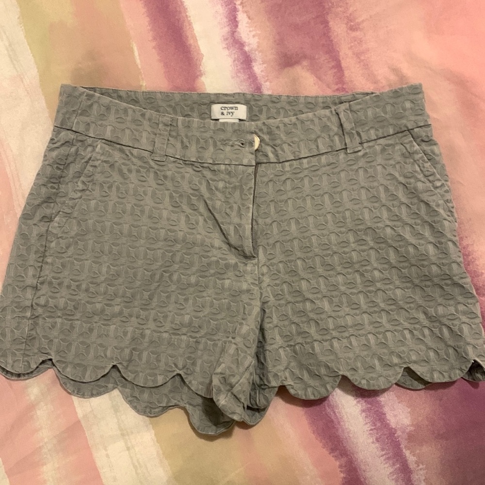 Crown and ivy scallop shorts